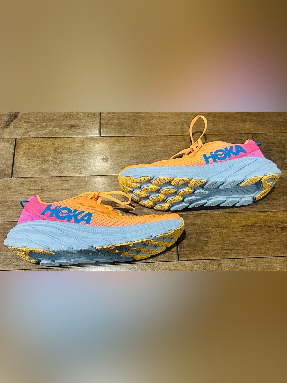 Hoka One One Women's Sz 8.5B Mock Orange Cyclamen Rincon 3 Sneakers